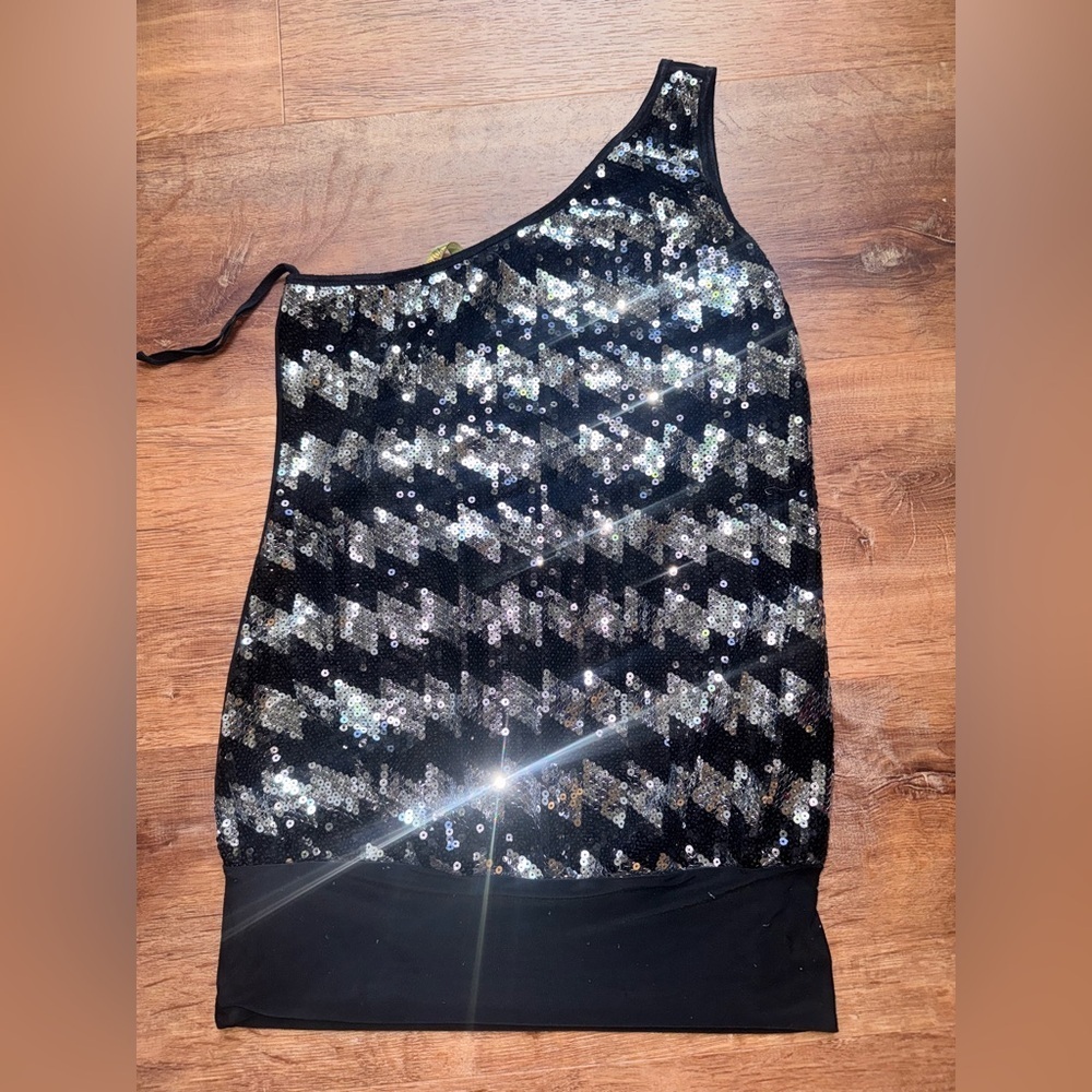Elegant Black One-Shoulder Top